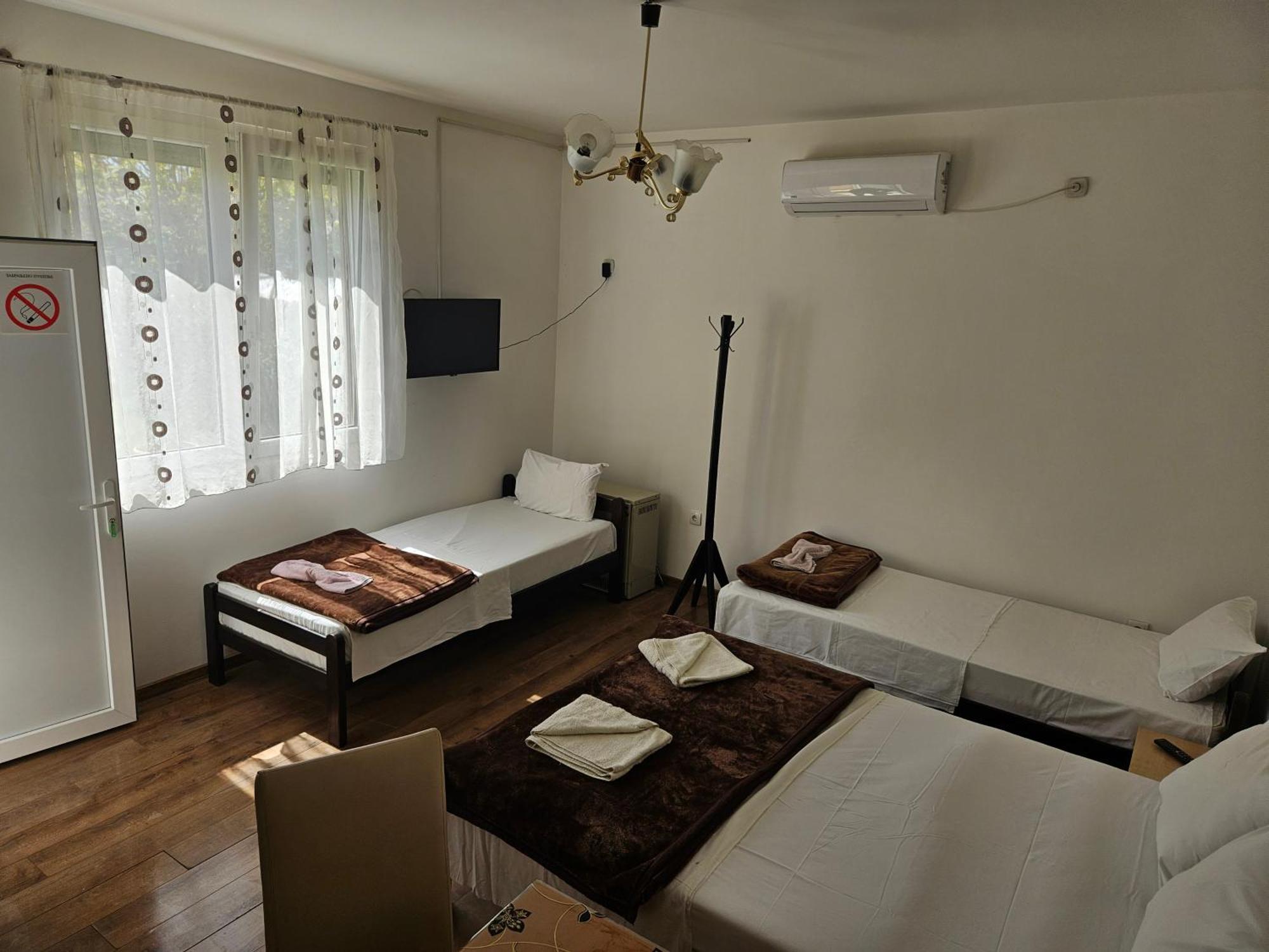 Apartments Kuca Aleksic Ni Exterior foto