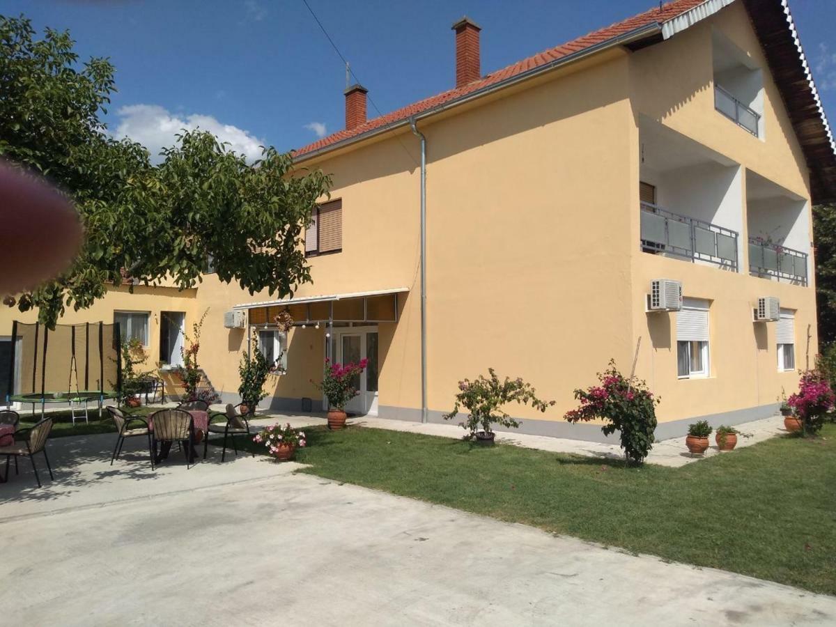 Apartments Kuca Aleksic Ni Exterior foto